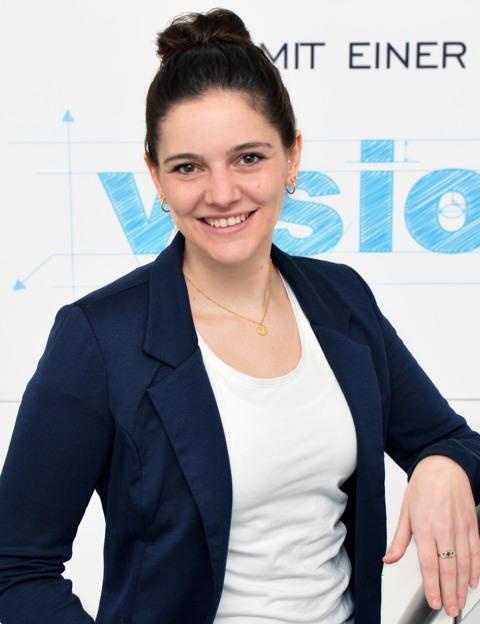Frau Stefanie Knue